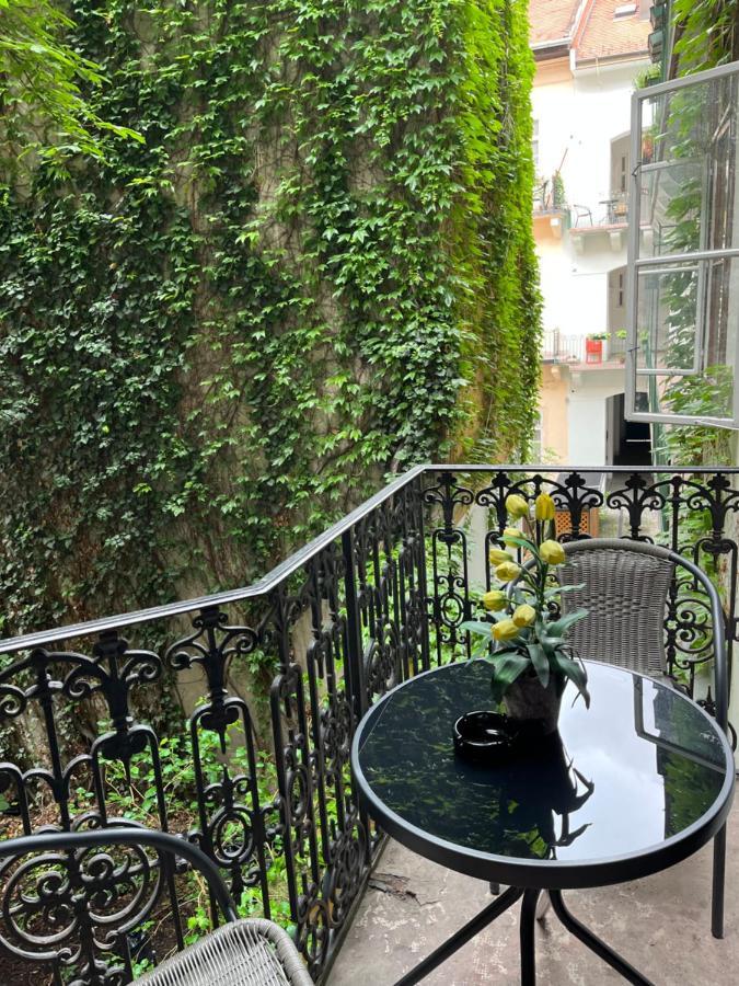 Pyvo Street Home With Balcony By Nw Budapest Luaran gambar