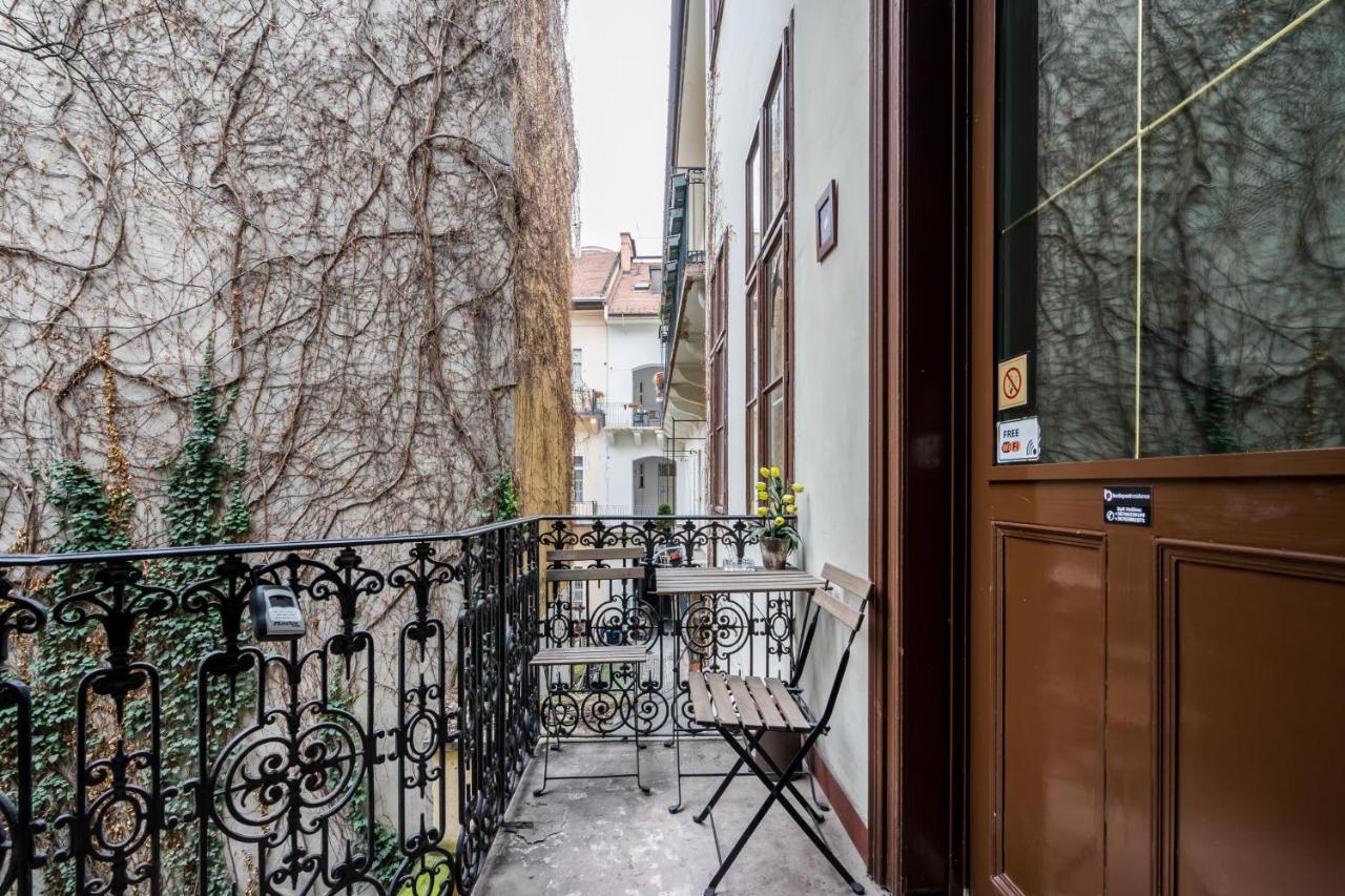Pyvo Street Home With Balcony By Nw Budapest Luaran gambar