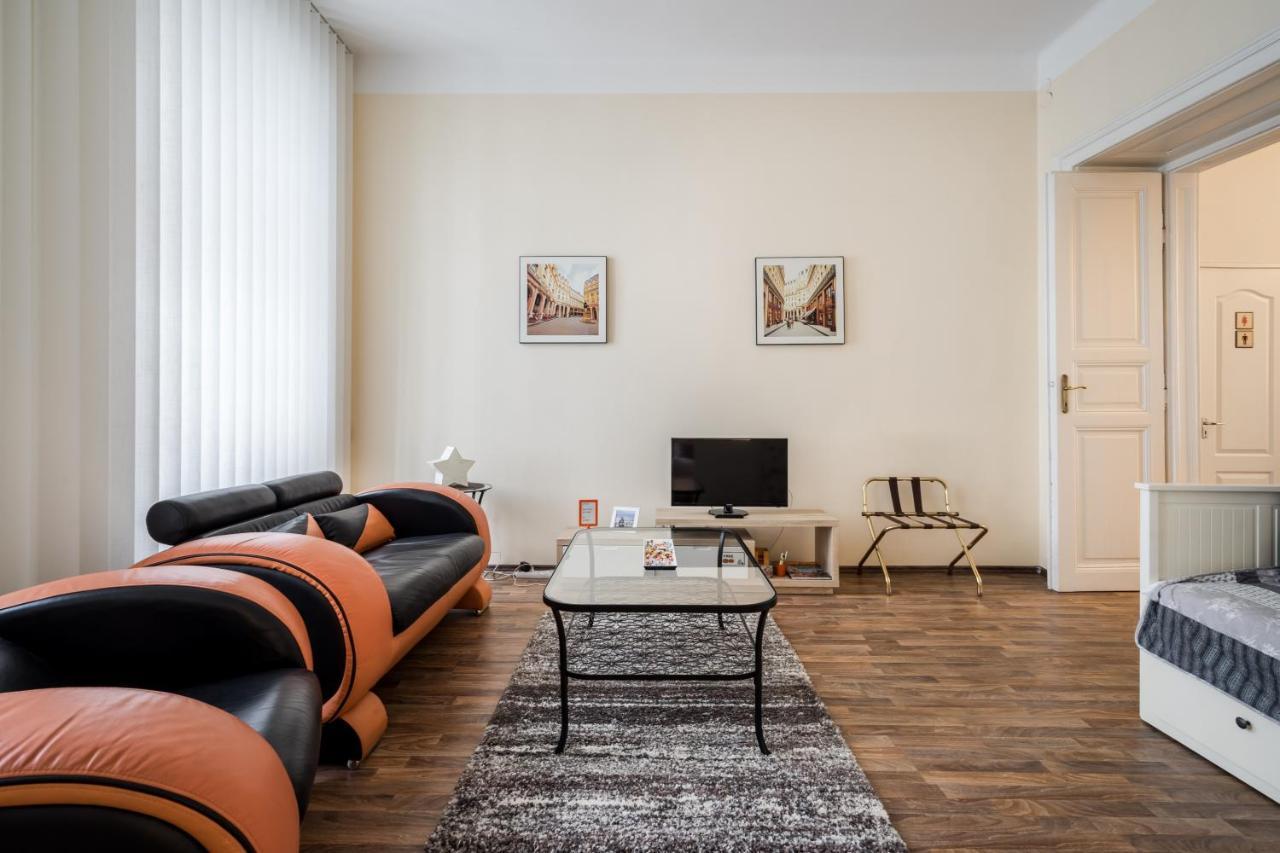 Pyvo Street Home With Balcony By Nw Budapest Luaran gambar